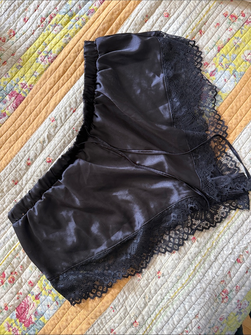 La SENZA Black Satin Lace-Trim Sleep Shorts